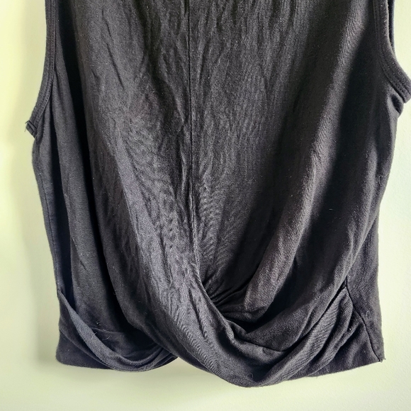 Alo Yoga Twist Front Cover Tank - Picture 7 of 7